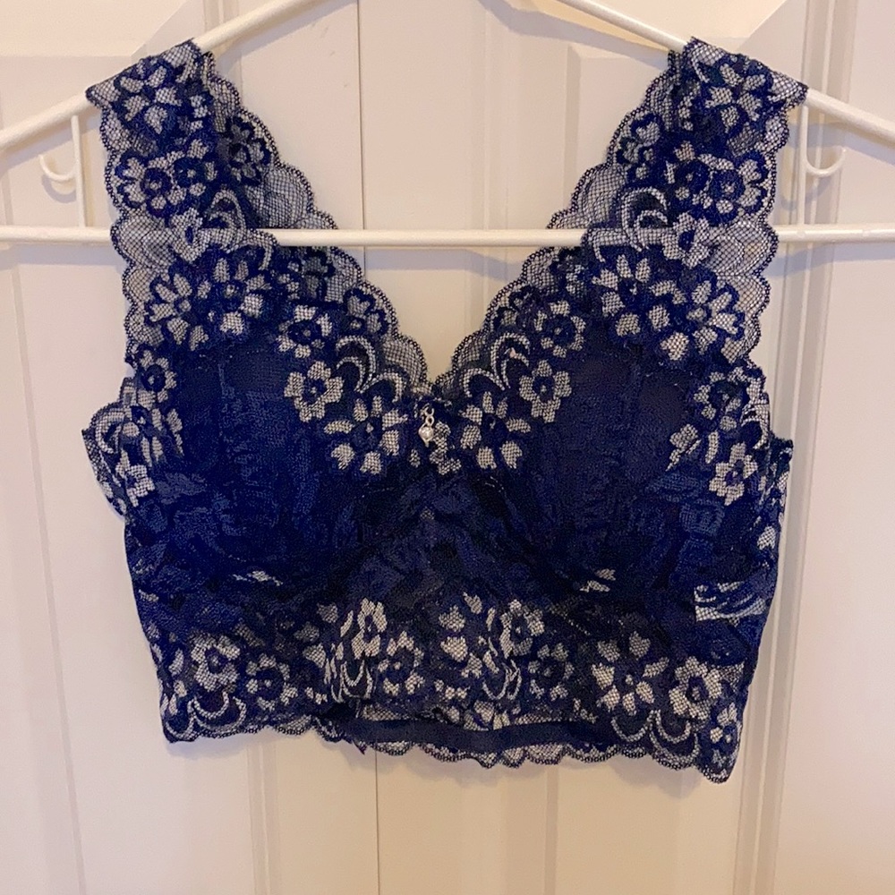 Bra size 32B blue lace NWOT